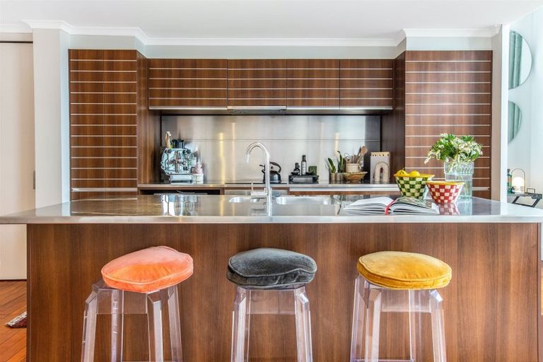 Photo of property in Augusta Apartments, 16/254 Willis Street, Te Aro, Wellington, 6011