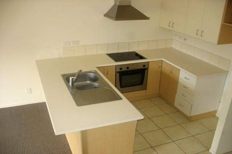 Photo of property in 7/11 The Avenue, Albany, Auckland, 0632