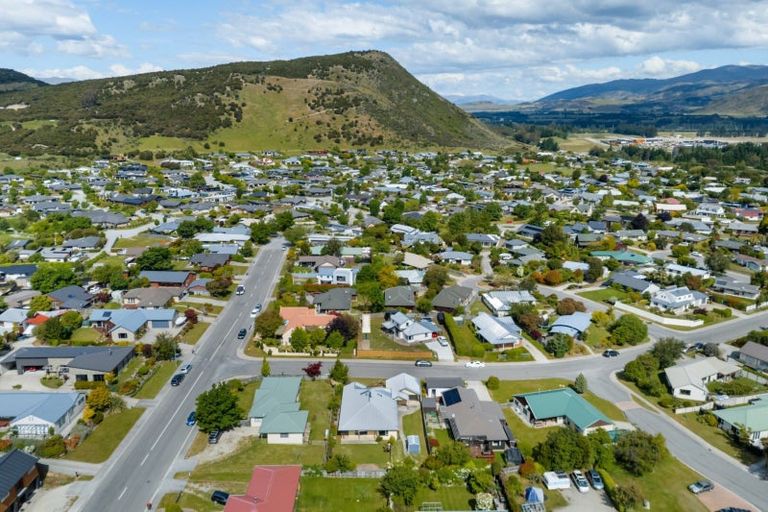 Photo of property in 31 Ragan Lane, Wanaka, 9305