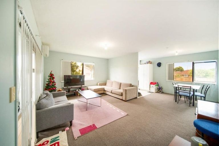 Photo of property in 4/35 Trimdon Street, Randwick Park, Auckland, 2105