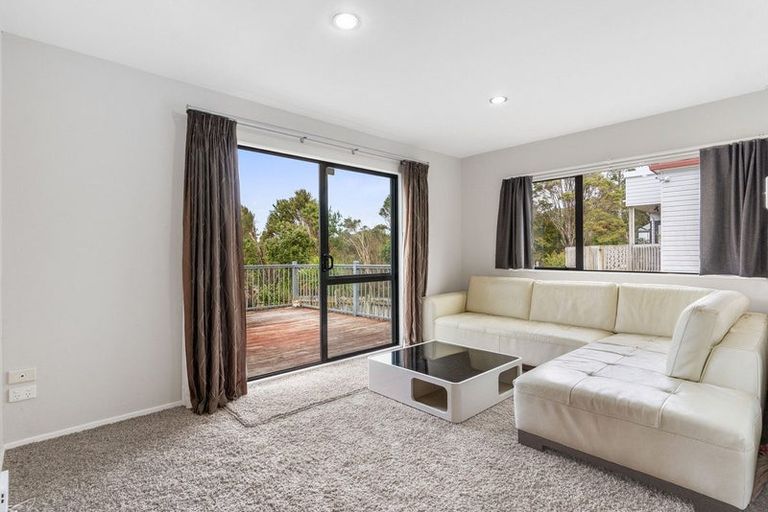 Photo of property in 84 Wade River Road, Stanmore Bay, Whangaparaoa, 0932