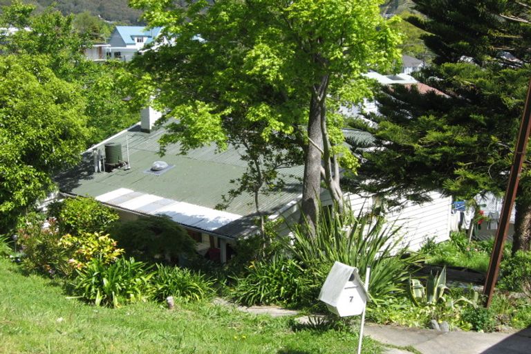 Photo of property in 17b Taranaki Street, Picton, 7220