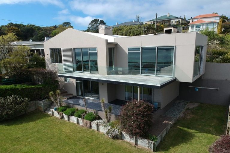 Photo of property in 12 Avon Street, South Hill, Oamaru, 9400