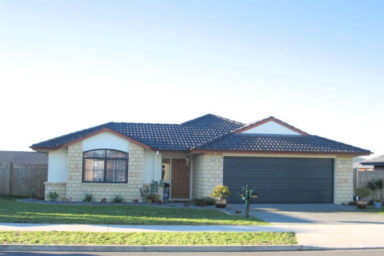 Photo of property in 13 Turnberry Drive, Wattle Downs, Auckland, 2103