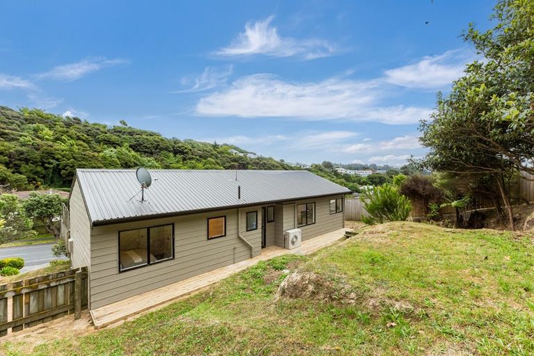 Photo of property in 72 Omapere Street, Whitby, Porirua, 5024