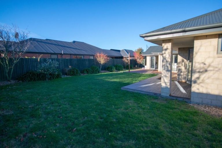 Photo of property in 3 Rooney Place, Aidanfield, Christchurch, 8025