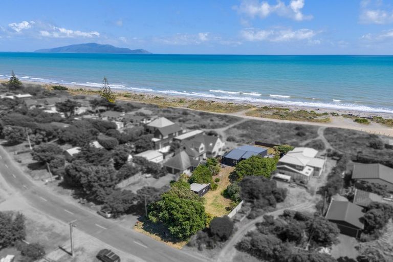 Photo of property in 35 Rodney Avenue, Te Horo Beach, Otaki, 5581