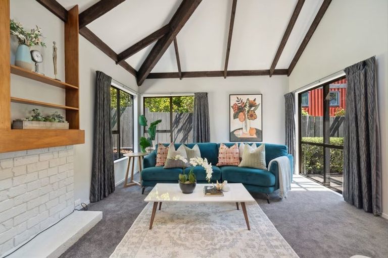 Photo of property in 70a Amapur Drive, Khandallah, Wellington, 6035