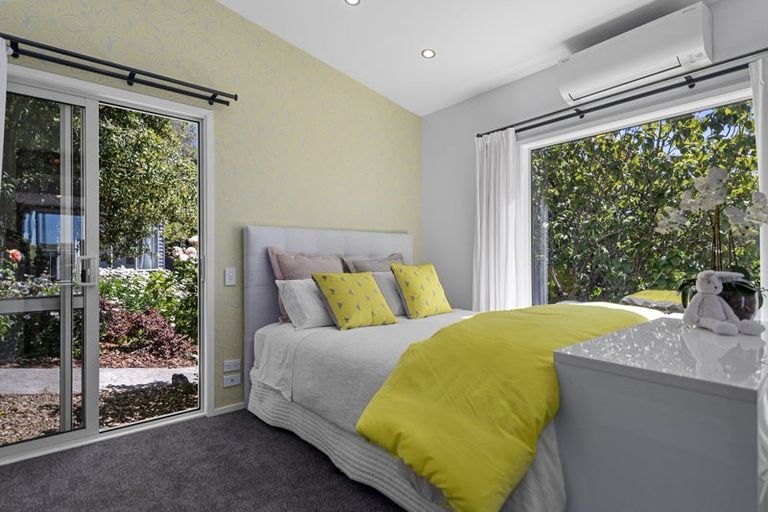 Photo of property in 205 Mount Pleasant Road, Mount Pleasant, Christchurch, 8081