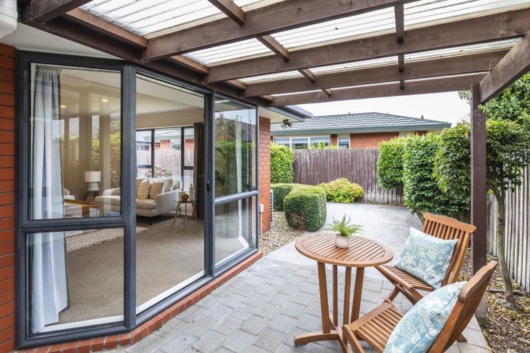 Photo of property in 1/129 Avonhead Road, Avonhead, Christchurch, 8042