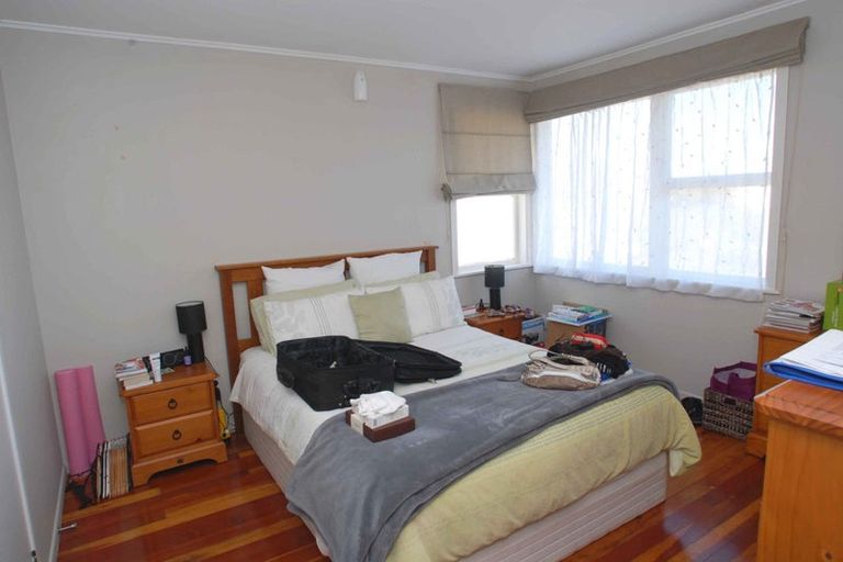 Photo of property in 2/46 Bond Crescent, Forrest Hill, Auckland, 0620