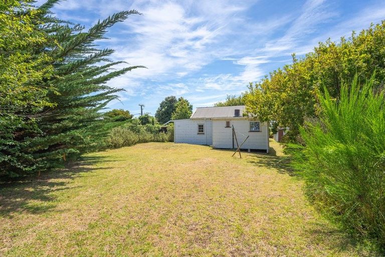 Photo of property in 22 Hemara Street, Waikanae Beach, Waikanae, 5036
