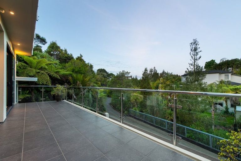 Photo of property in 16 Kahikatea Close, Campbells Bay, Auckland, 0630