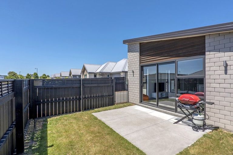 Photo of property in 10 Lussa Close, Broomfield, Christchurch, 8042