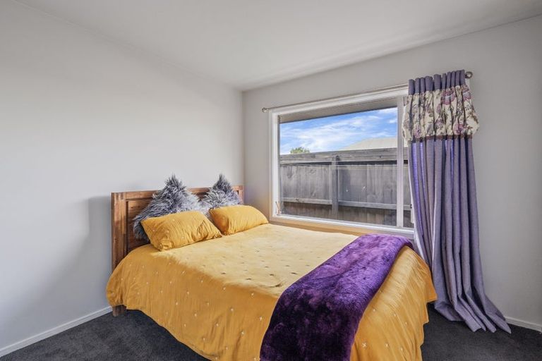 Photo of property in 43 Farnborough Street, Aranui, Christchurch, 8061