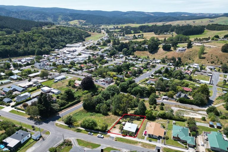 Photo of property in 35 Peel Street, Lawrence, 9532