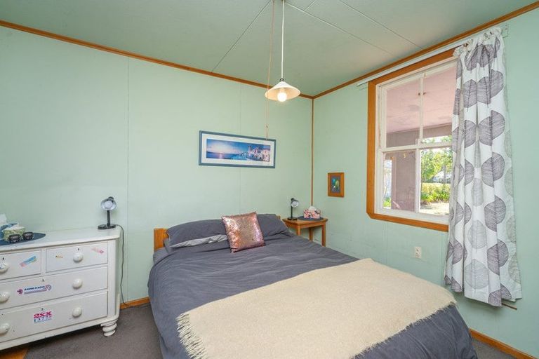 Photo of property in 22 Hemara Street, Waikanae Beach, Waikanae, 5036