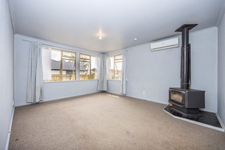 Photo of property in 42 Ross Crescent, Fairfield, Hamilton, 3214