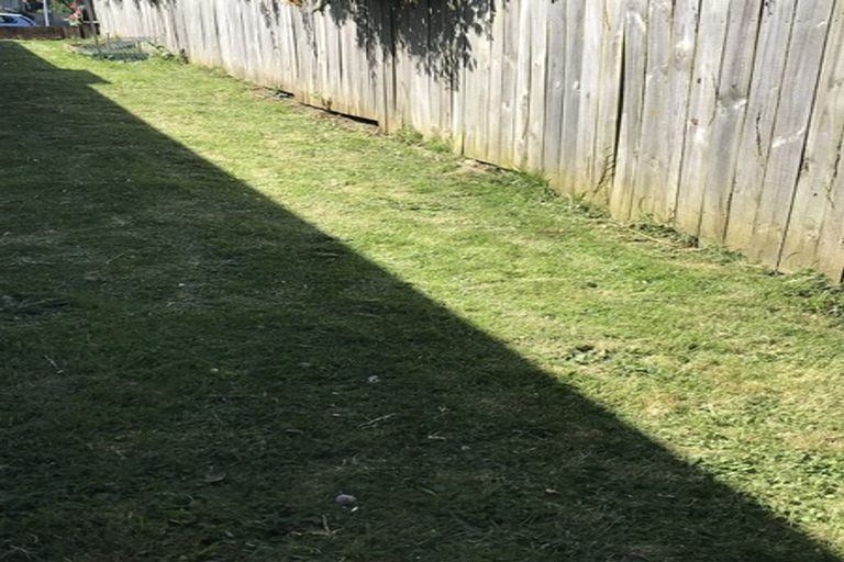 Photo of property in 2/32 Eastern Beach Road, Eastern Beach, Auckland, 2012