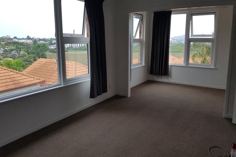 Photo of property in 44 Exmouth Road, Northcote, Auckland, 0627