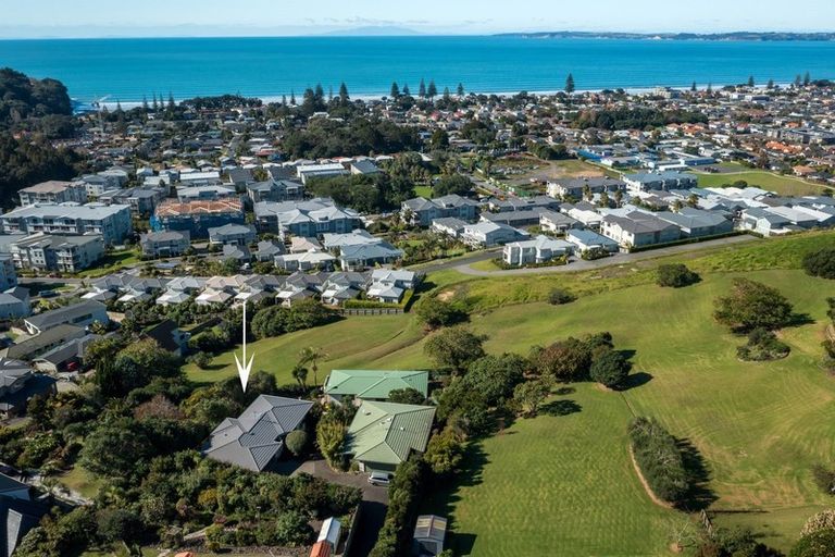 Photo of property in 2/18 Ngahere Views, Orewa, 0931