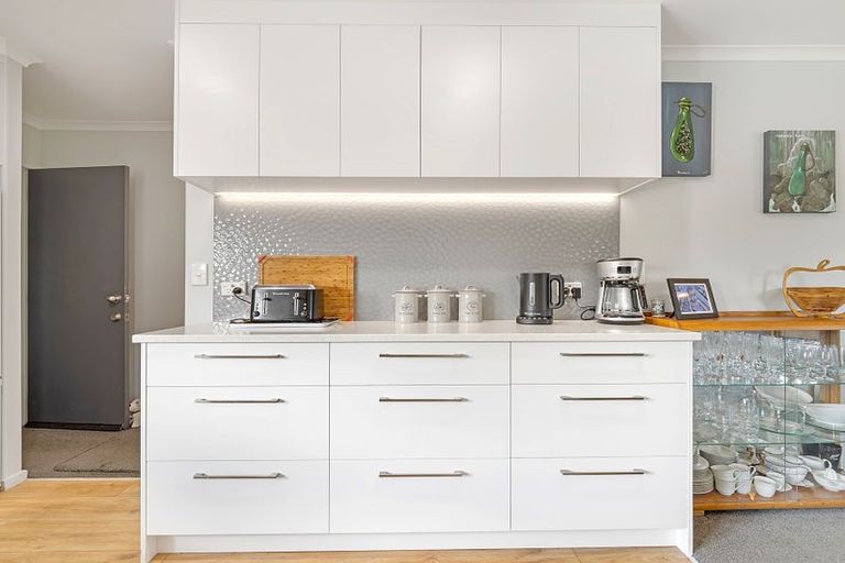 Photo of property in 6 Stonebridge Park Drive, Holdens Bay, Rotorua, 3010