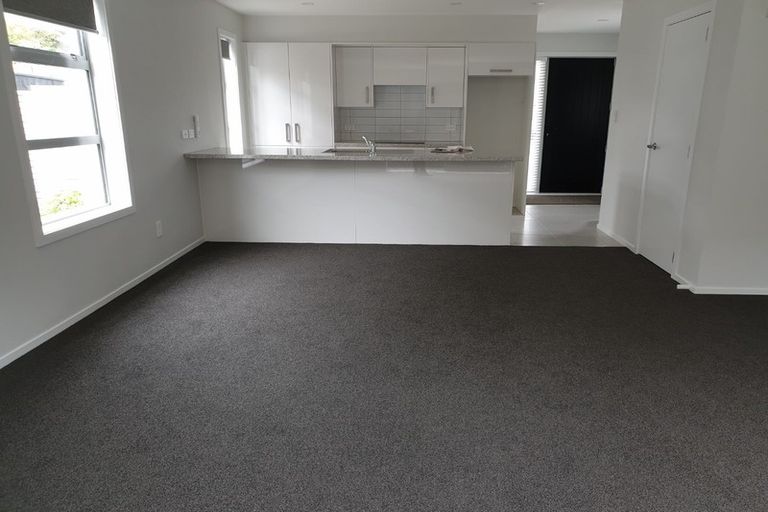 Photo of property in 27a Ranui Terrace, Tawa, Wellington, 5028