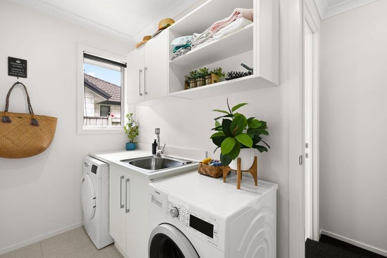 Photo of property in 194 Saint James Drive, Huntington, Hamilton, 3210