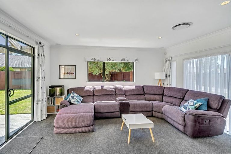 Photo of property in 65 Coolspring Way, Redwood, Christchurch, 8051