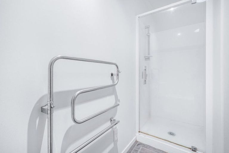 Photo of property in 2/3 June Place, Hamilton East, Hamilton, 3216