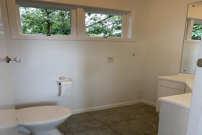 Photo of property in 3 Matapouri Road, Mangere Bridge, Auckland, 2022