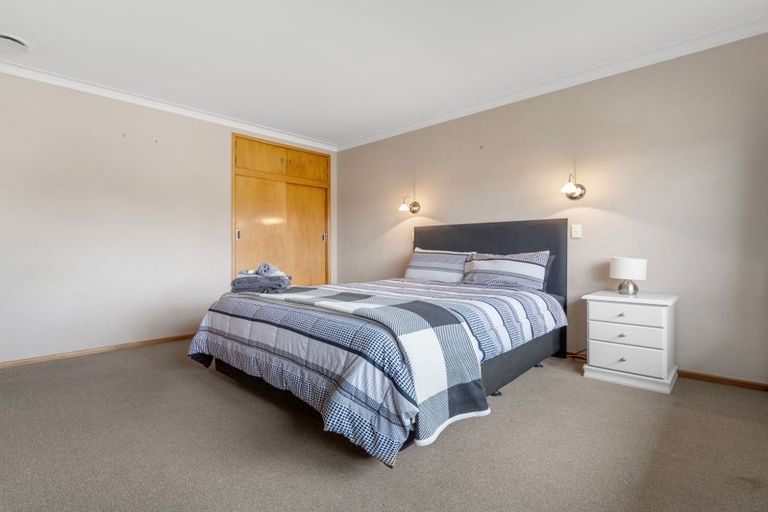 Photo of property in 12 Racecourse Road, Waiuku, 2123