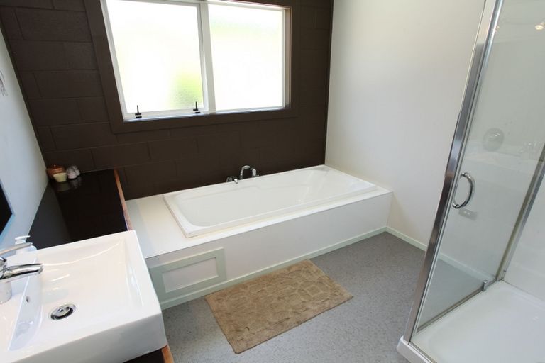 Photo of property in 165b Te Hutewai Road, Raglan, 3296