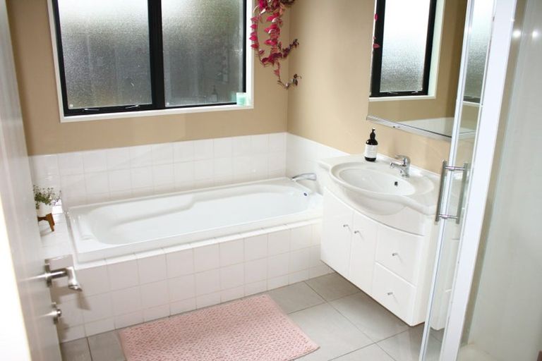 Photo of property in 17 Cairnbrae Drive, Prebbleton, 7604