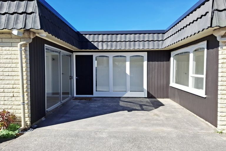 Photo of property in 1/45 Castor Bay Road, Castor Bay, Auckland, 0620