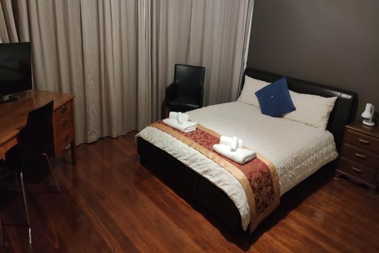 Photo of property in 296 Barbadoes Street, Christchurch Central, Christchurch, 8011