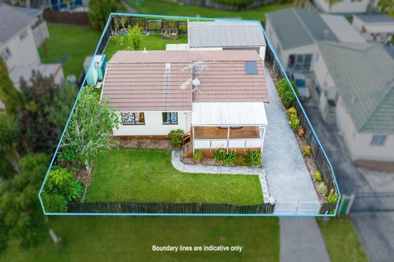 Photo of property in 14 Alidade Place, Massey, Auckland, 0614