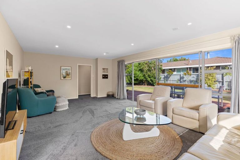 Photo of property in 50 Kent Lodge Avenue, Avonhead, Christchurch, 8042