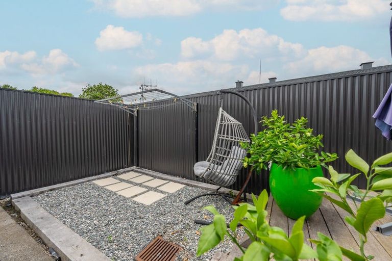 Photo of property in 2/608 Heretaunga Street East, Parkvale, Hastings, 4122