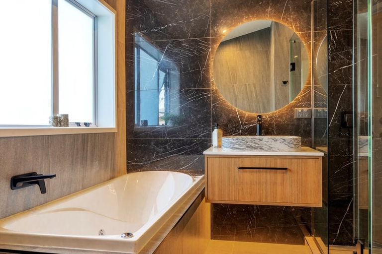 Photo of property in 19 Westpark Drive, West Harbour, Auckland, 0618