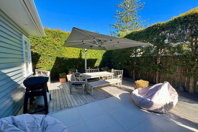 Photo of property in 3/53 Hanlon Crescent, Narrow Neck, Auckland, 0624