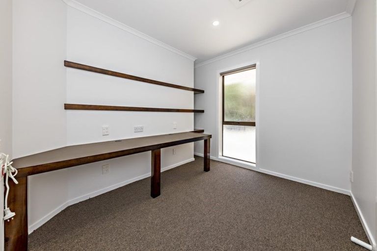 Photo of property in 3 Aztec Place, Conifer Grove, Takanini, 2112