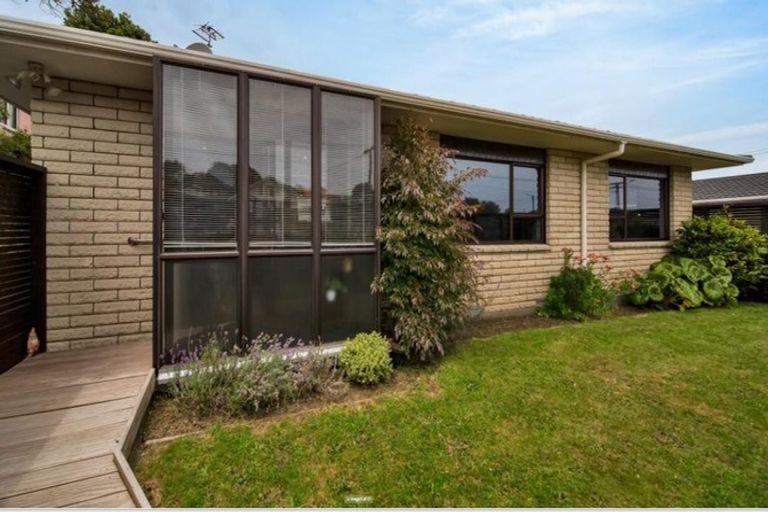 Photo of property in 77a Tukapa Street, Westown, New Plymouth, 4310