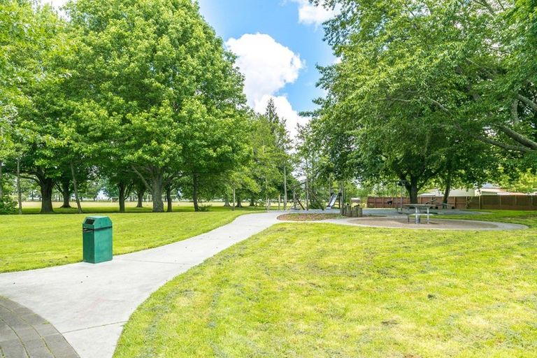 Photo of property in 392a Kahikatea Drive, Dinsdale, Hamilton, 3204