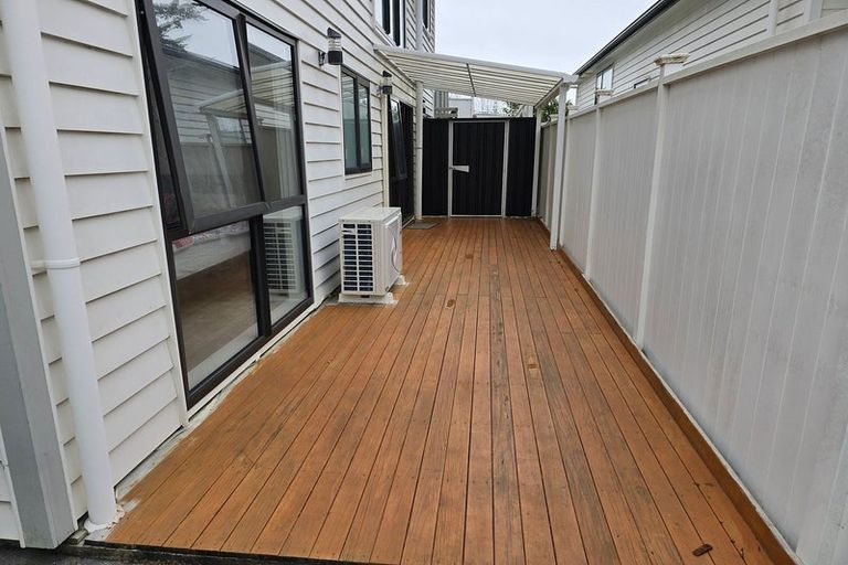 Photo of property in 230a Sunset Road, Windsor Park, Auckland, 0632