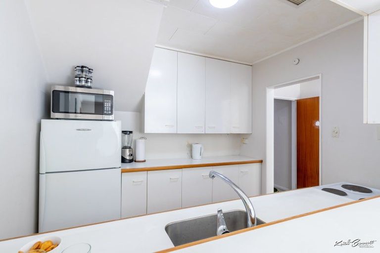 Photo of property in 8b Wai-iti Crescent, Woburn, Lower Hutt, 5010