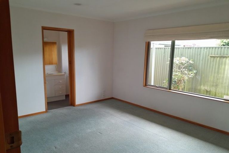Photo of property in 9 Edgecombe Court, Roslyn, Palmerston North, 4414