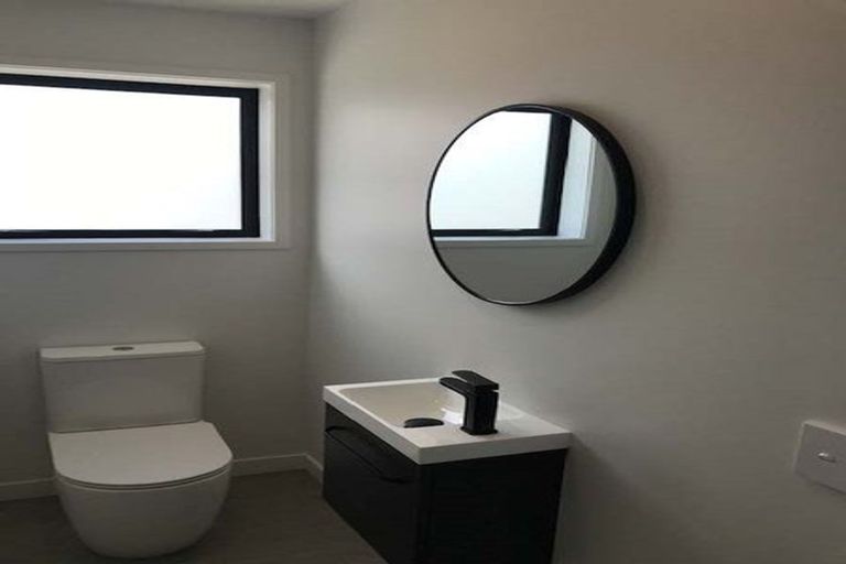 Photo of property in 109c Hobsonville Road, West Harbour, Auckland, 0618