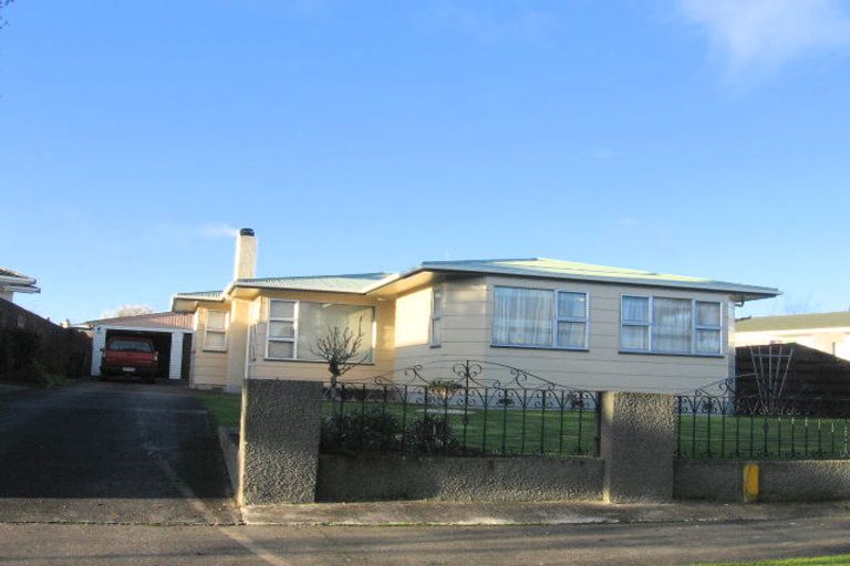 Photo of property in 9 Dunk Place, Milson, Palmerston North, 4414