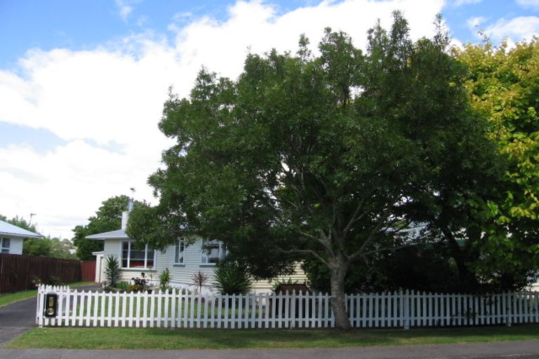 Photo of property in 6 Lynden Avenue, Hillcrest, Auckland, 0627